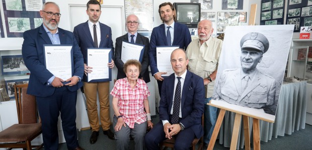 Wspieramy powstańców