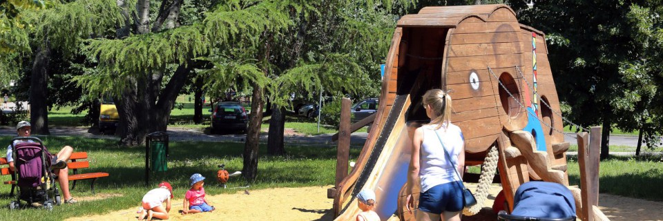 plac zabaw obok Stawów Brustmana